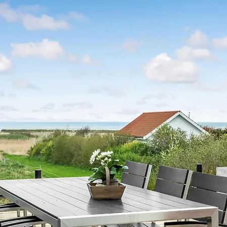 Stunning In With Kitchen Holiday home *